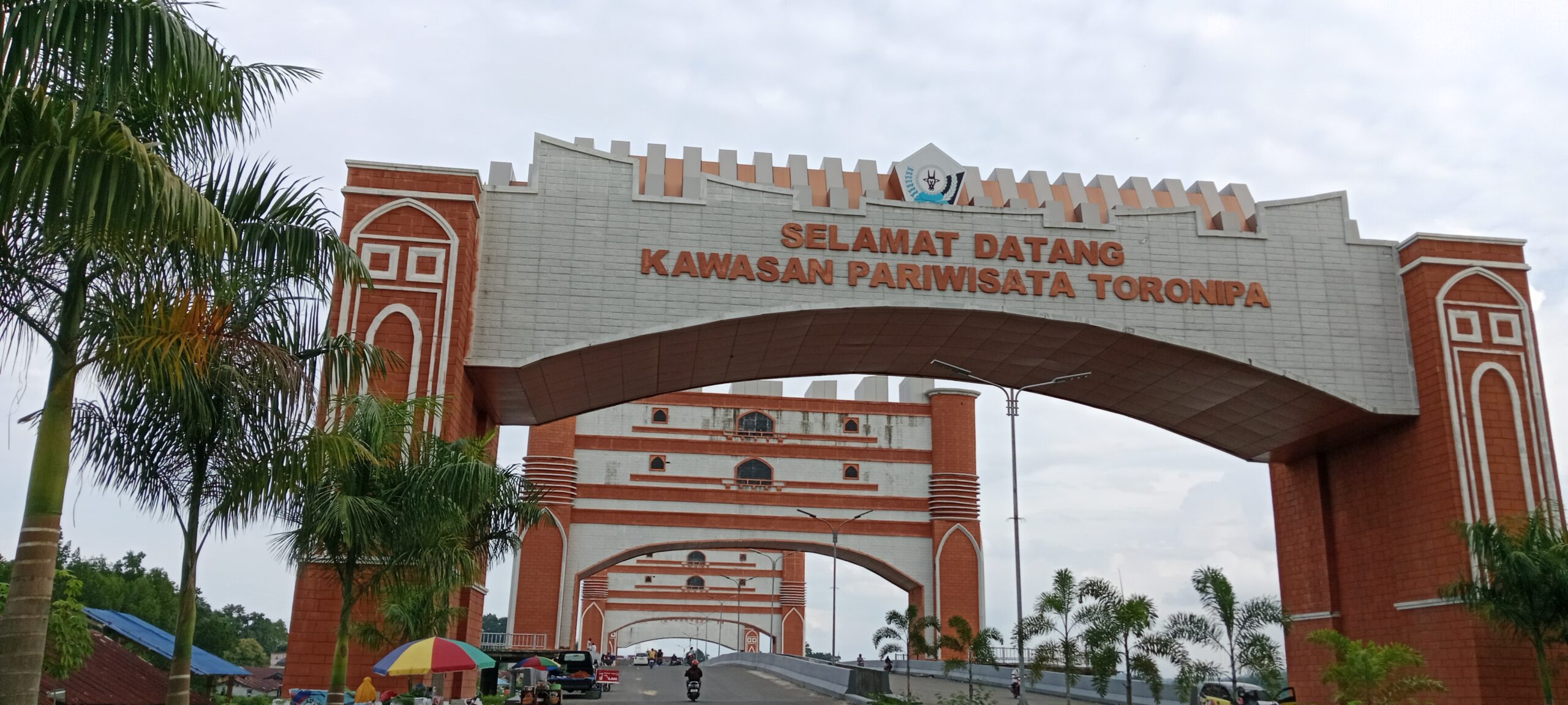 Gerbang Pariwisata Toronipa